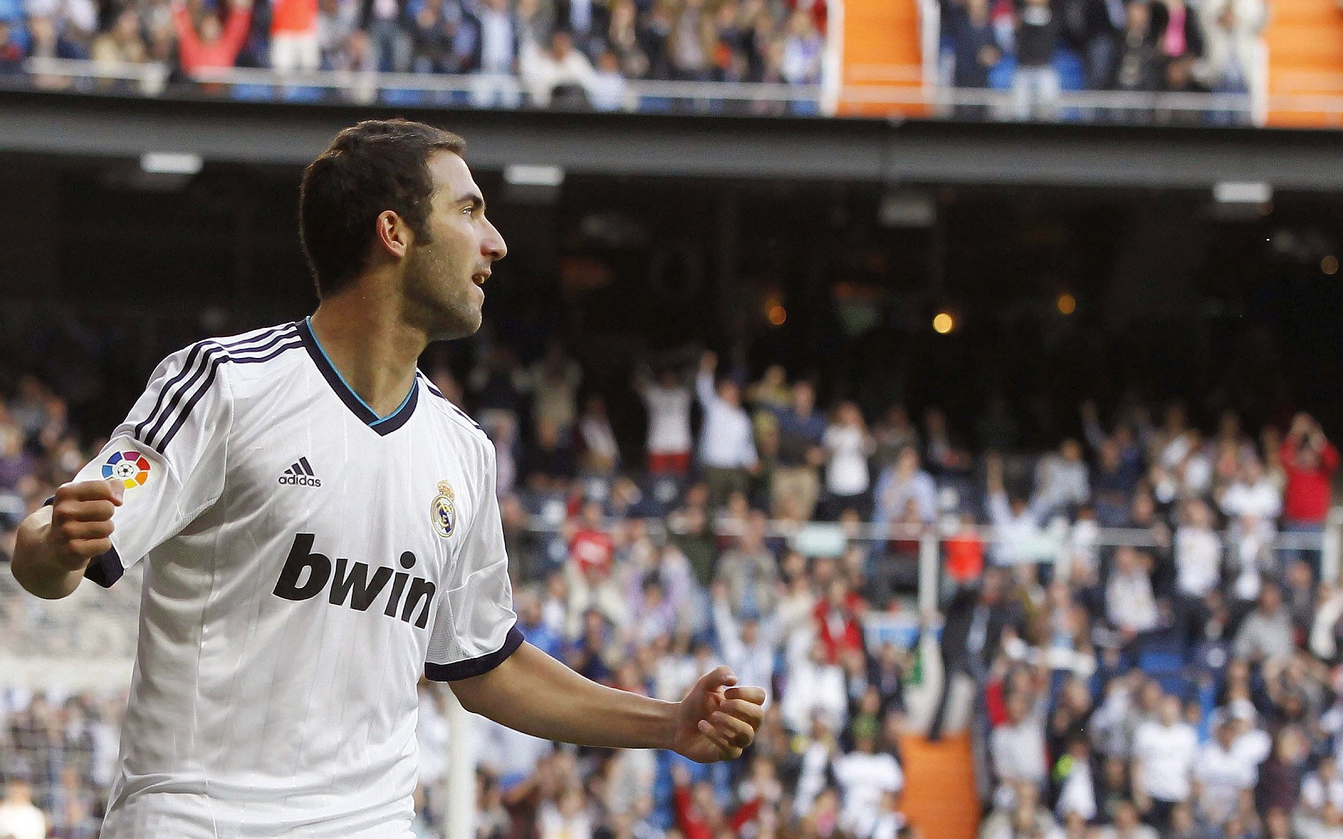 塞尔比逆袭麦克吉尔，成功晋级斯诺克国锦赛四强，展示无与伦比的实力